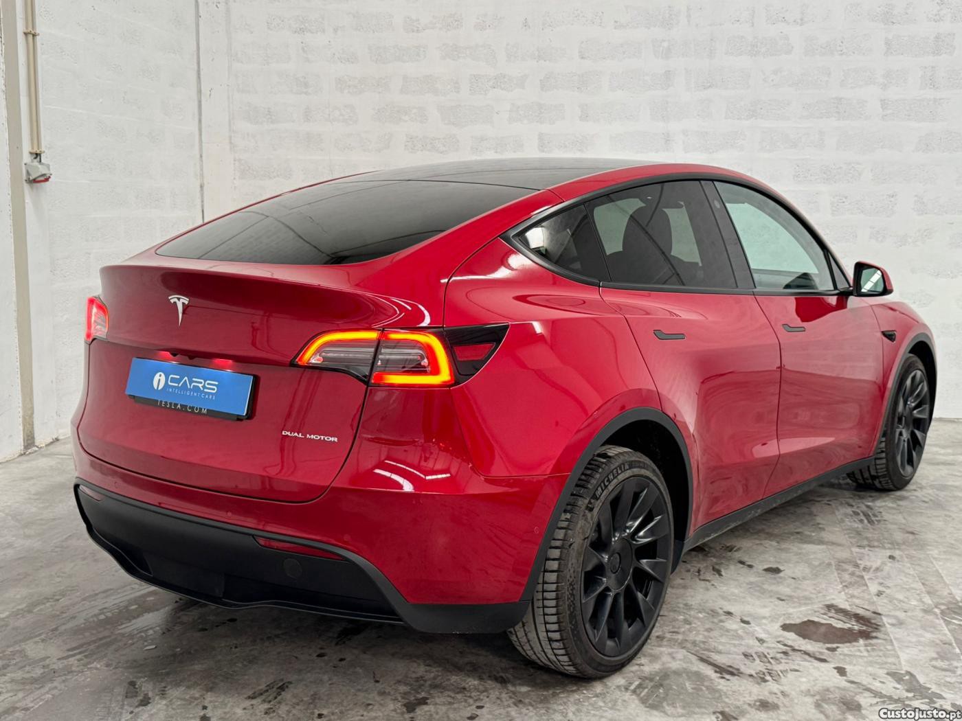Tesla Model Y Long Range Tração — fotografia 15