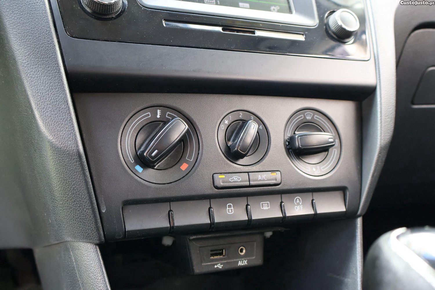 Skoda Rapid 1.6 Tdi — fotografia 7
