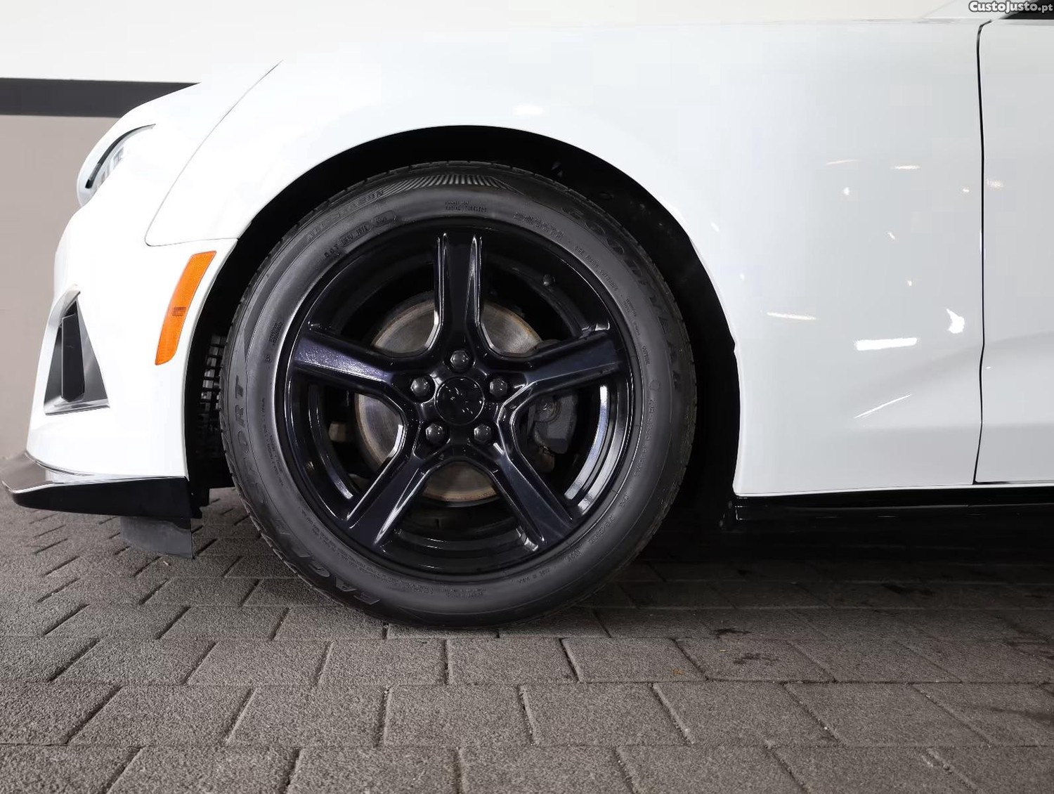 Chevrolet Camaro 2.0 Aut. — fotografia 13