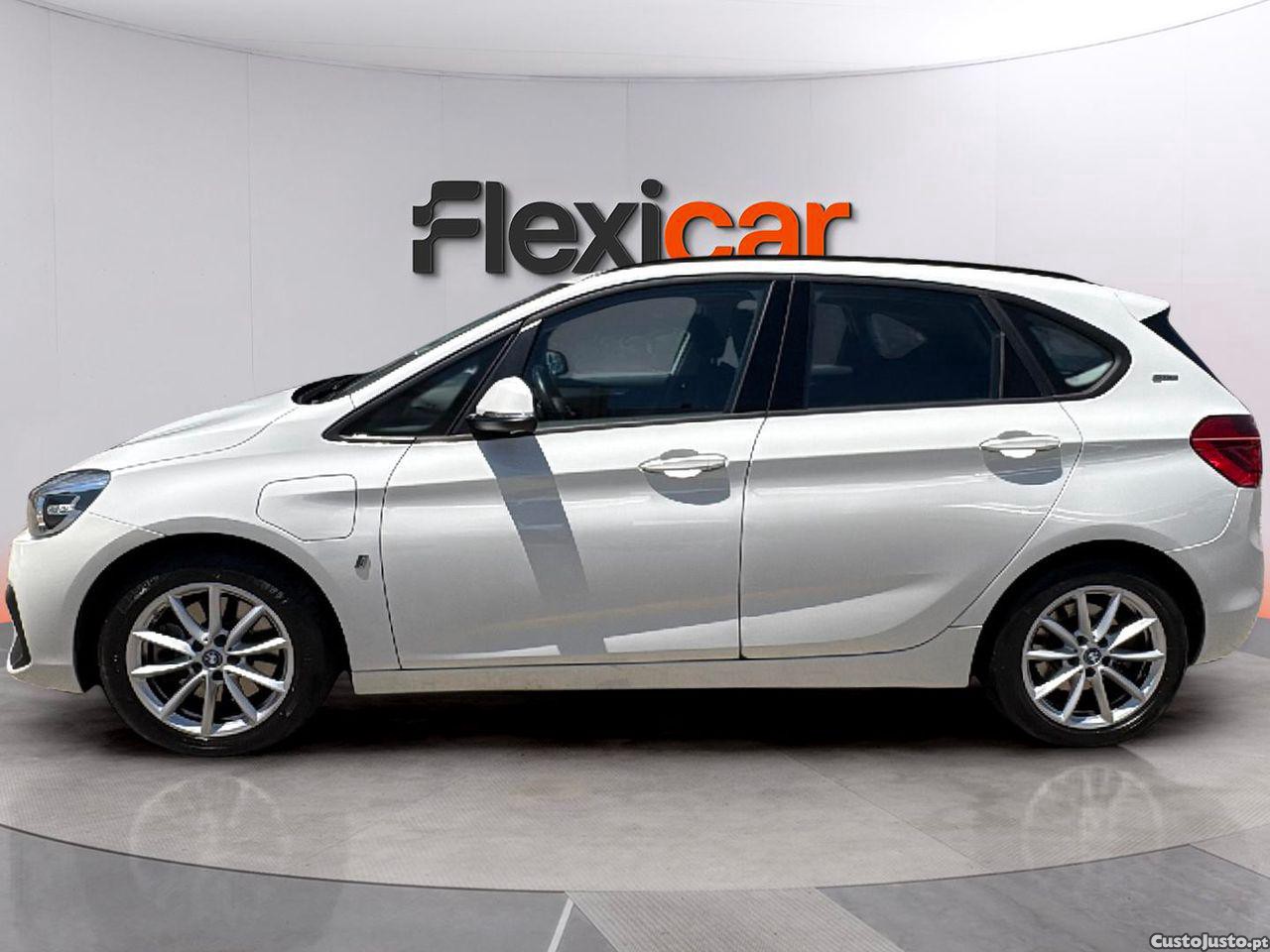 BMW 225 Active Tourer XE Advantage — fotografia 14