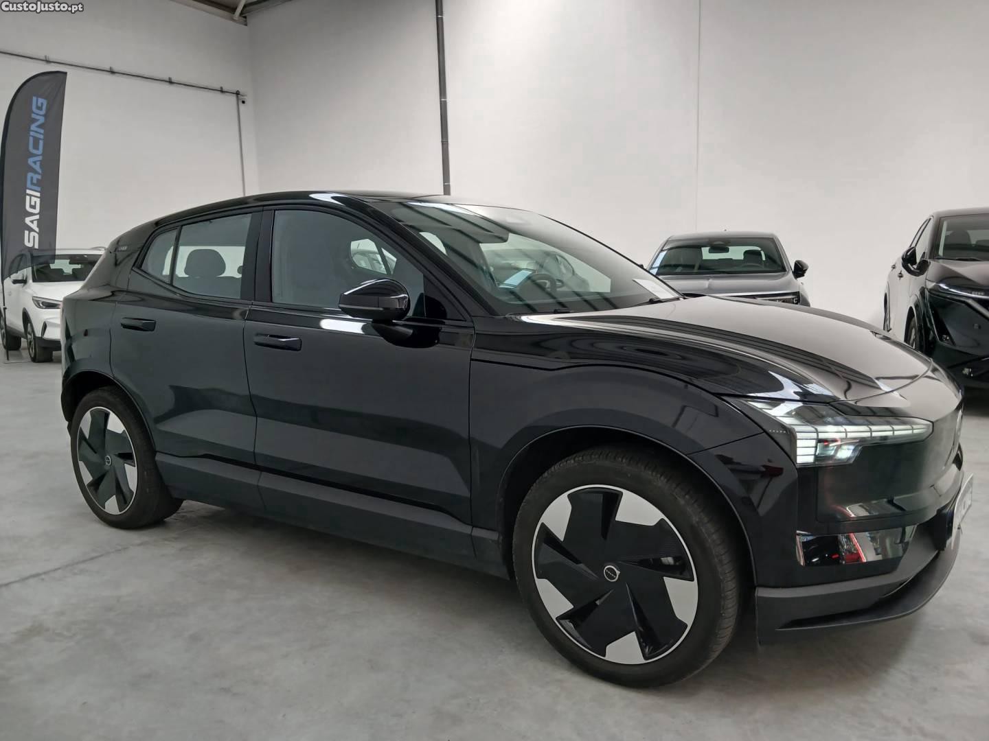 Volvo EX30 69 kWh Single Motor Extended Range Black Edition - 25 — photo 4