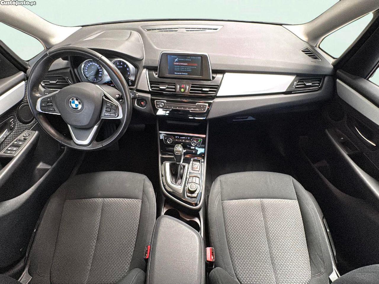 BMW 225 Active Tourer XE Advantage — fotografia 4