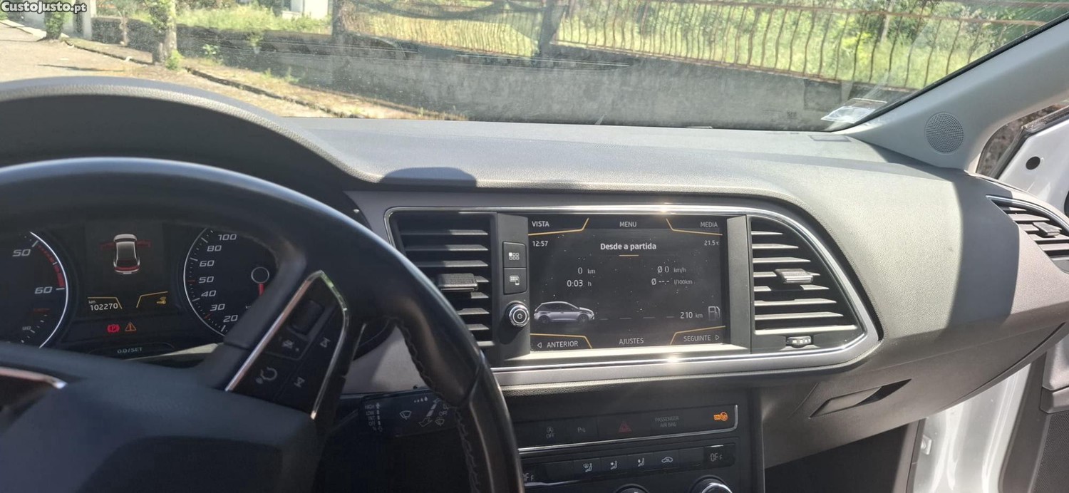 SEAT Leon 1.6 TDI Style S/S — fotografia 3