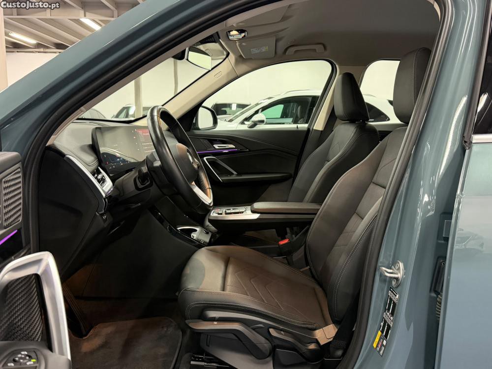 BMW iX1 xDrive30 - 23 — photo 4