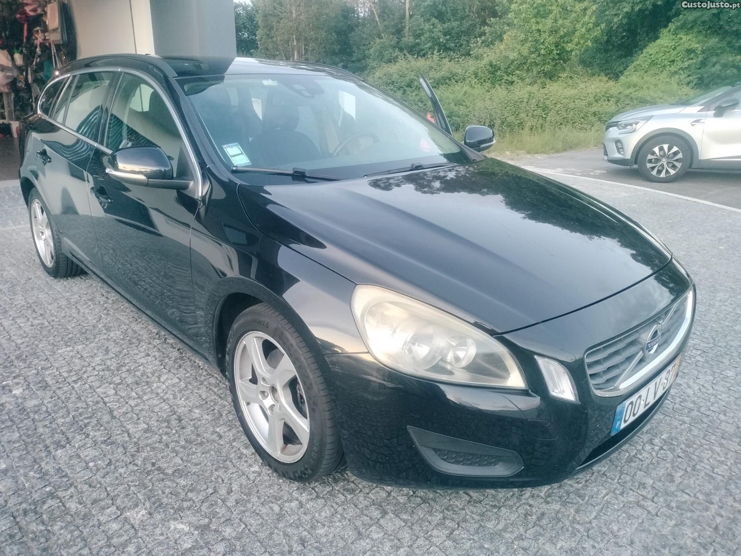 Volvo V60 Drive — fotografia 4