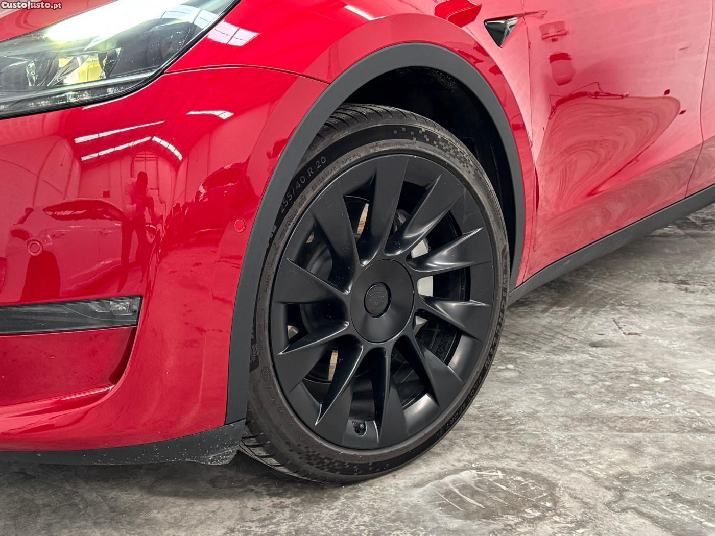 Tesla Model Y Long Range Tração — fotografia 11