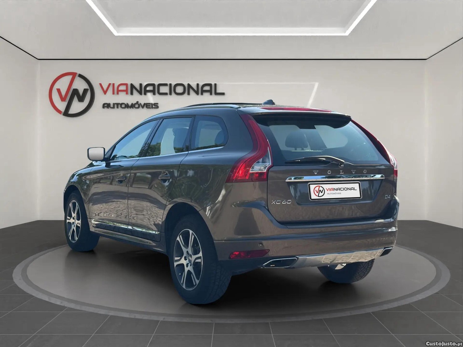 Volvo XC60 2.0 D4 Summum Geartronic - 14 — photo 5