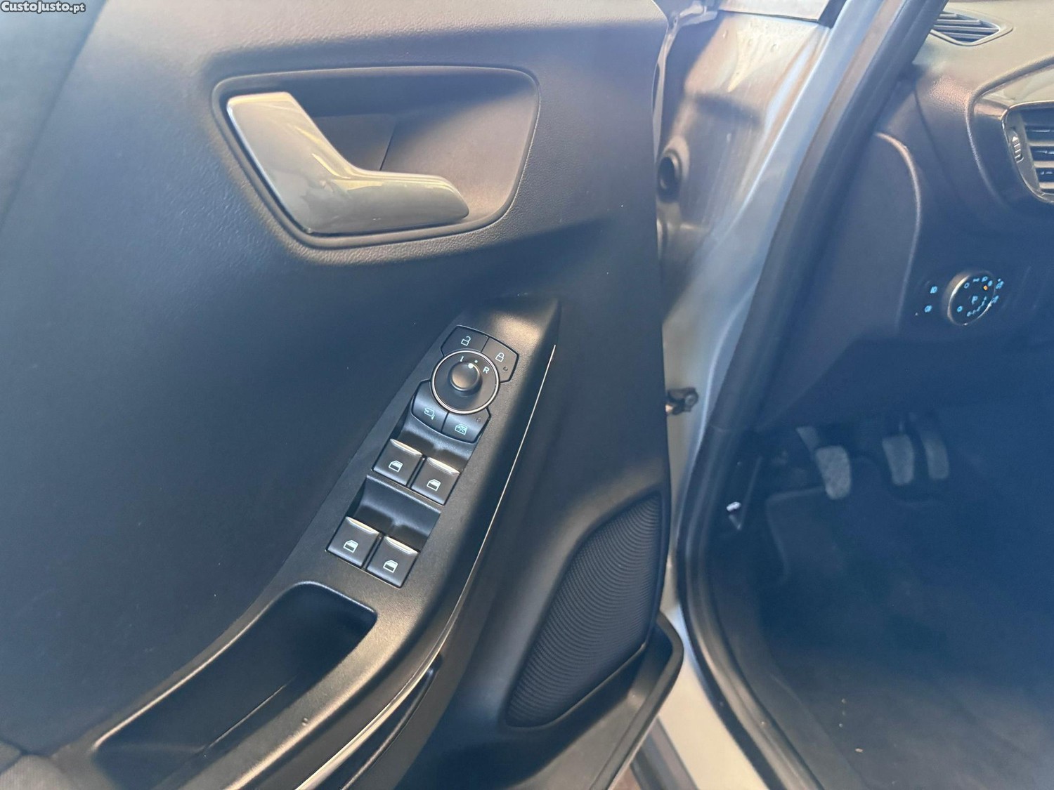 Ford Puma 1.0 EcoBoost MHEV Titanium — fotografia 8