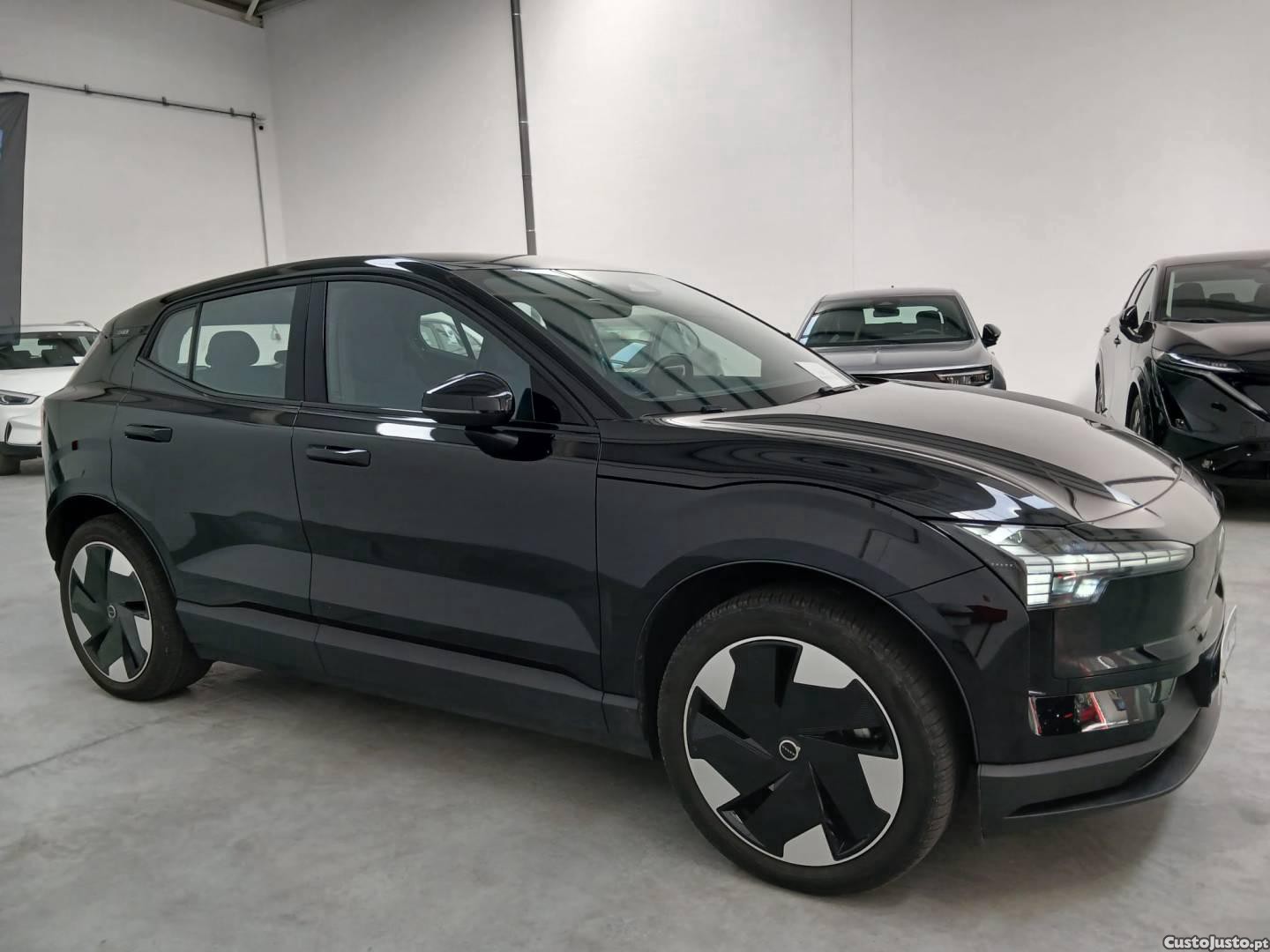 Volvo EX30 69 kWh Single Motor Extended Range Black Edition - 25 — photo 5