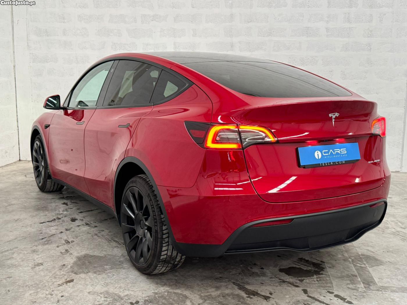 Tesla Model Y Long Range Tração — fotografia 21