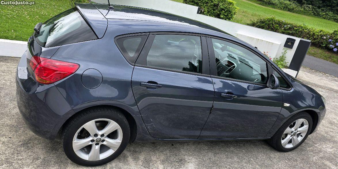 Opel Astra Opel Astra J Ecoflex — photo 3