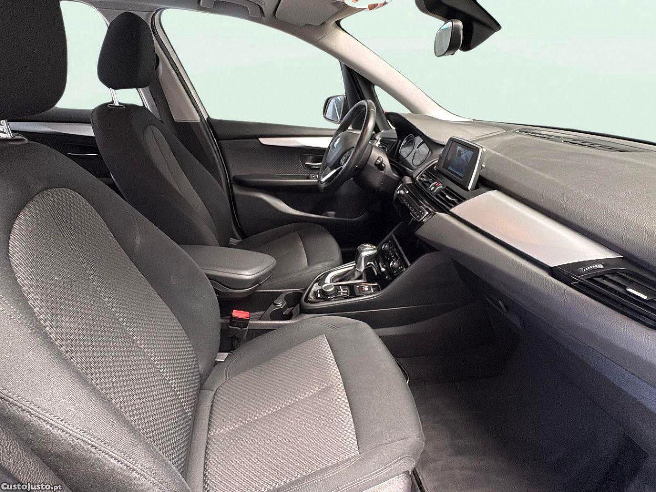 BMW 225 Active Tourer XE Advantage — fotografia 3
