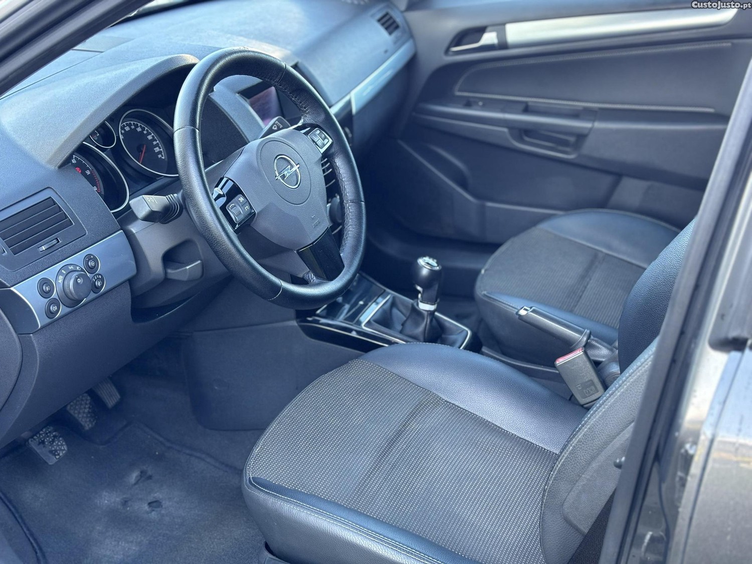 Opel Astra 1700CDTI 100CV COSMO — fotografia 7