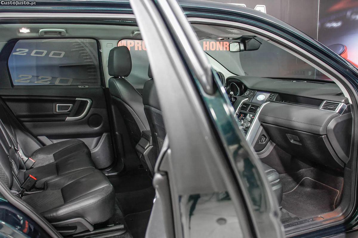 Land Rover Discovery Sport 2.0 eD4 SE — fotografia 11