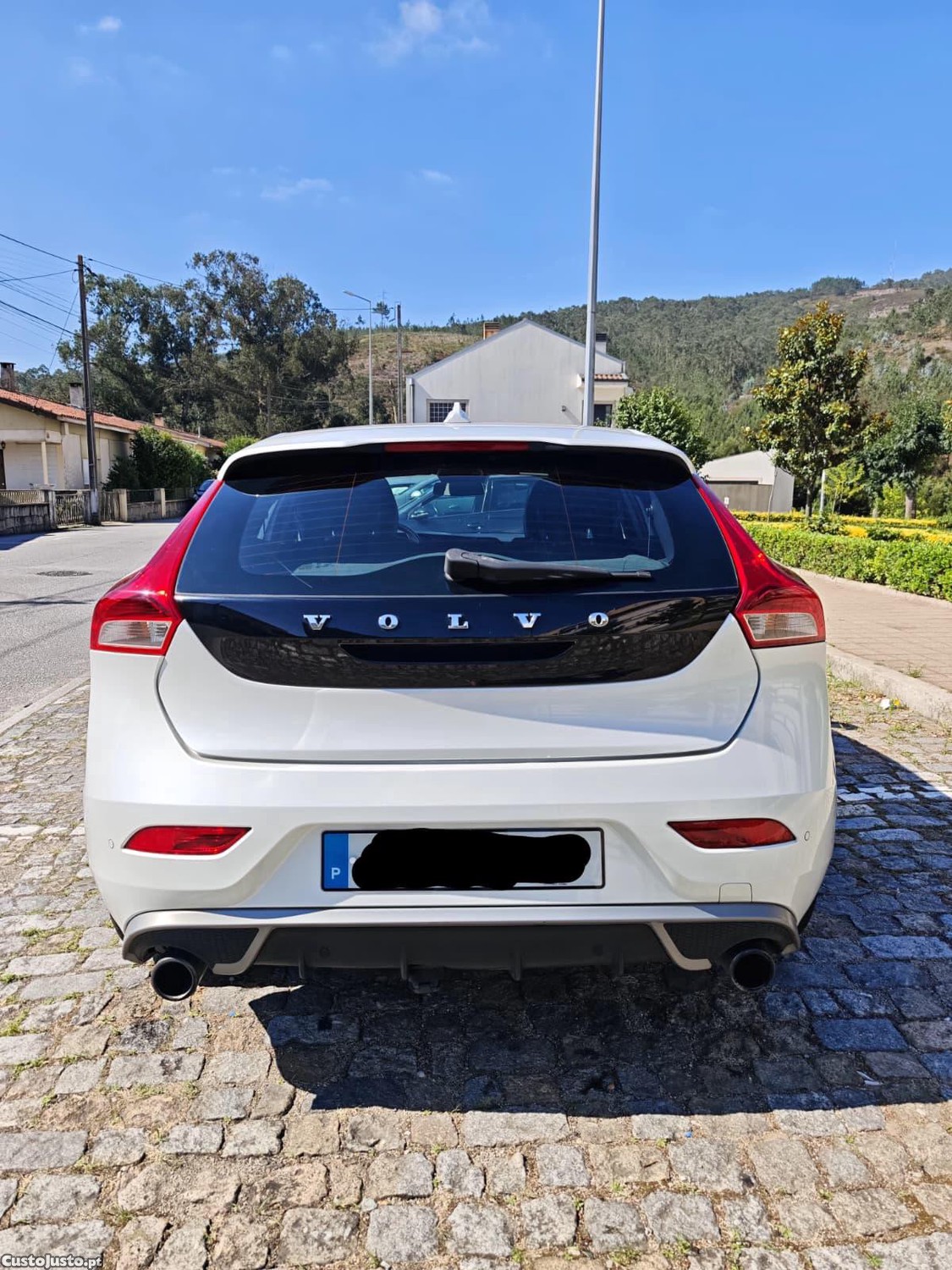 Volvo V40 D2 2.0 R-Design — photo 4