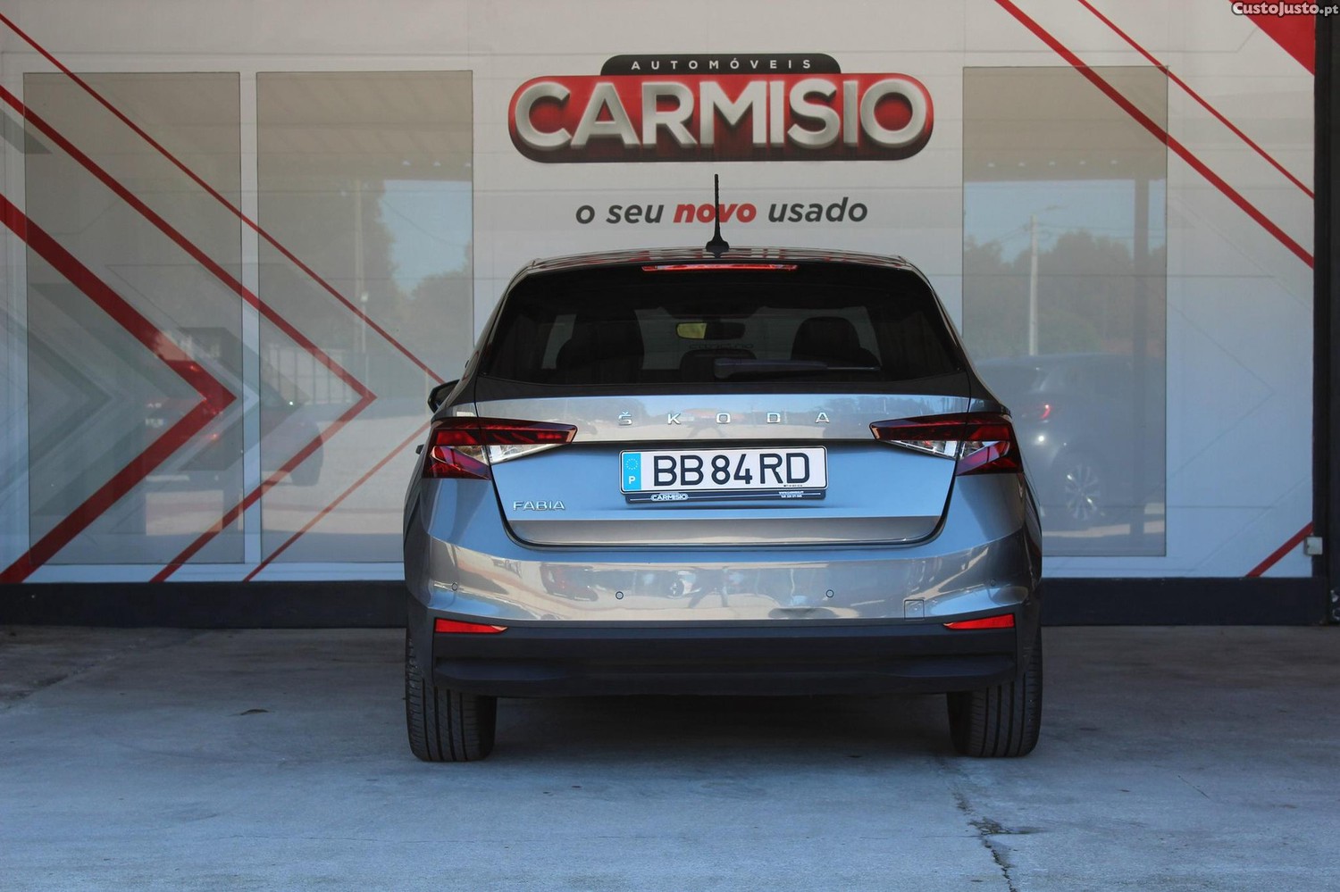 Skoda Fabia 1.0 MPI Ambition - 23 — photo 4