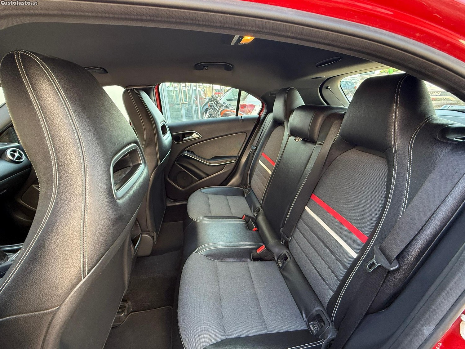 Mercedes-Benz A 180 CDi BlueEfficiency Urban — fotografia 10