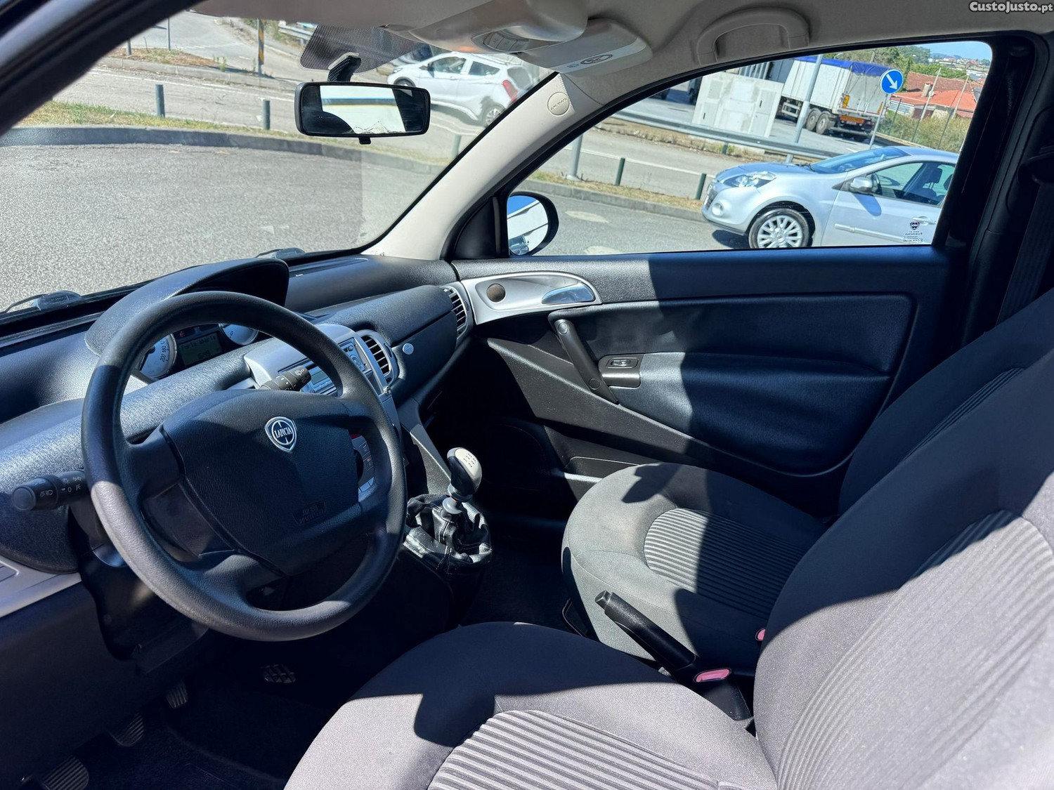 Lancia Ypsilon 1.2 Argento — fotografia 6