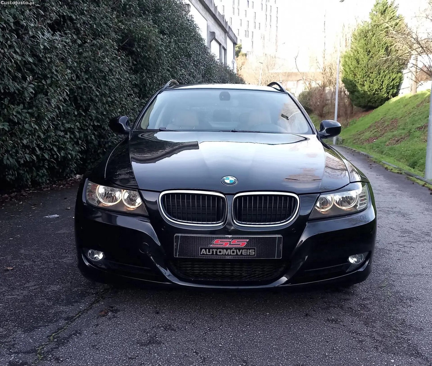 BMW 320 d Touring — photo 4