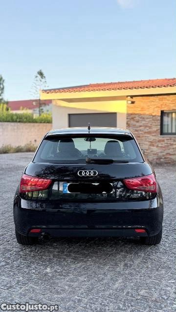 Audi A1 1.6 tdi - 90cv — photo 4