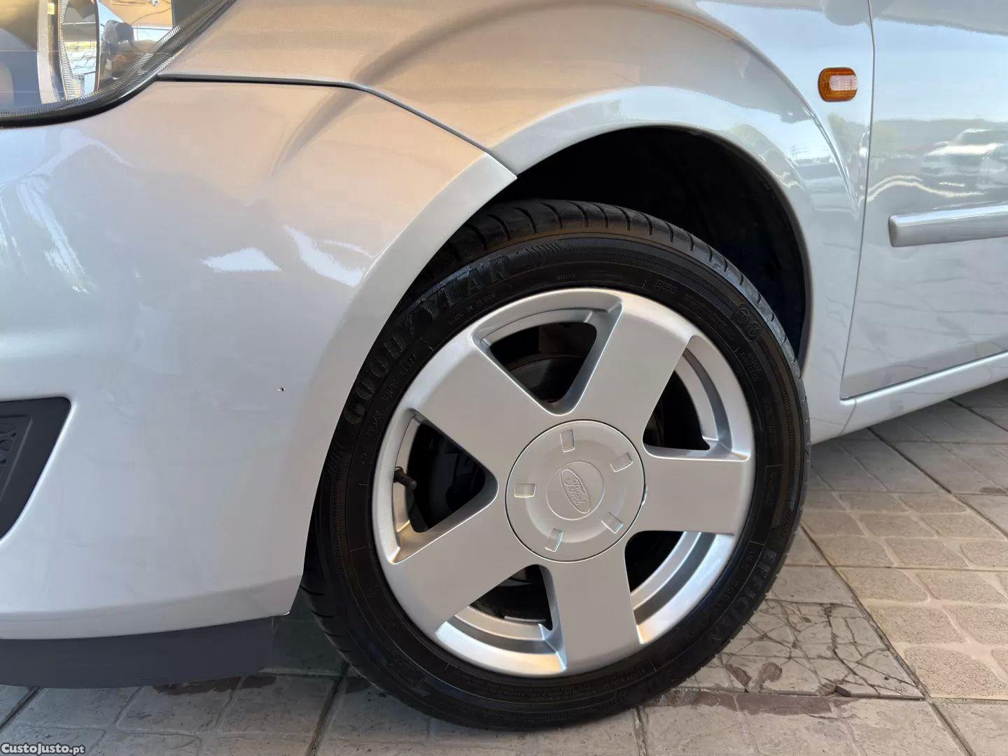 Ford Fiesta 1.25 trend — photo 3