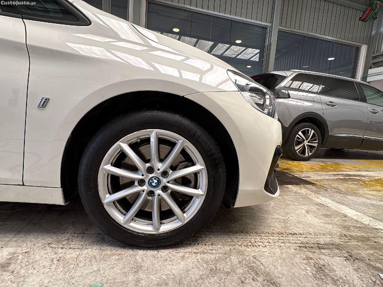 BMW 225 Active Tourer XE Advantage — fotografia 8