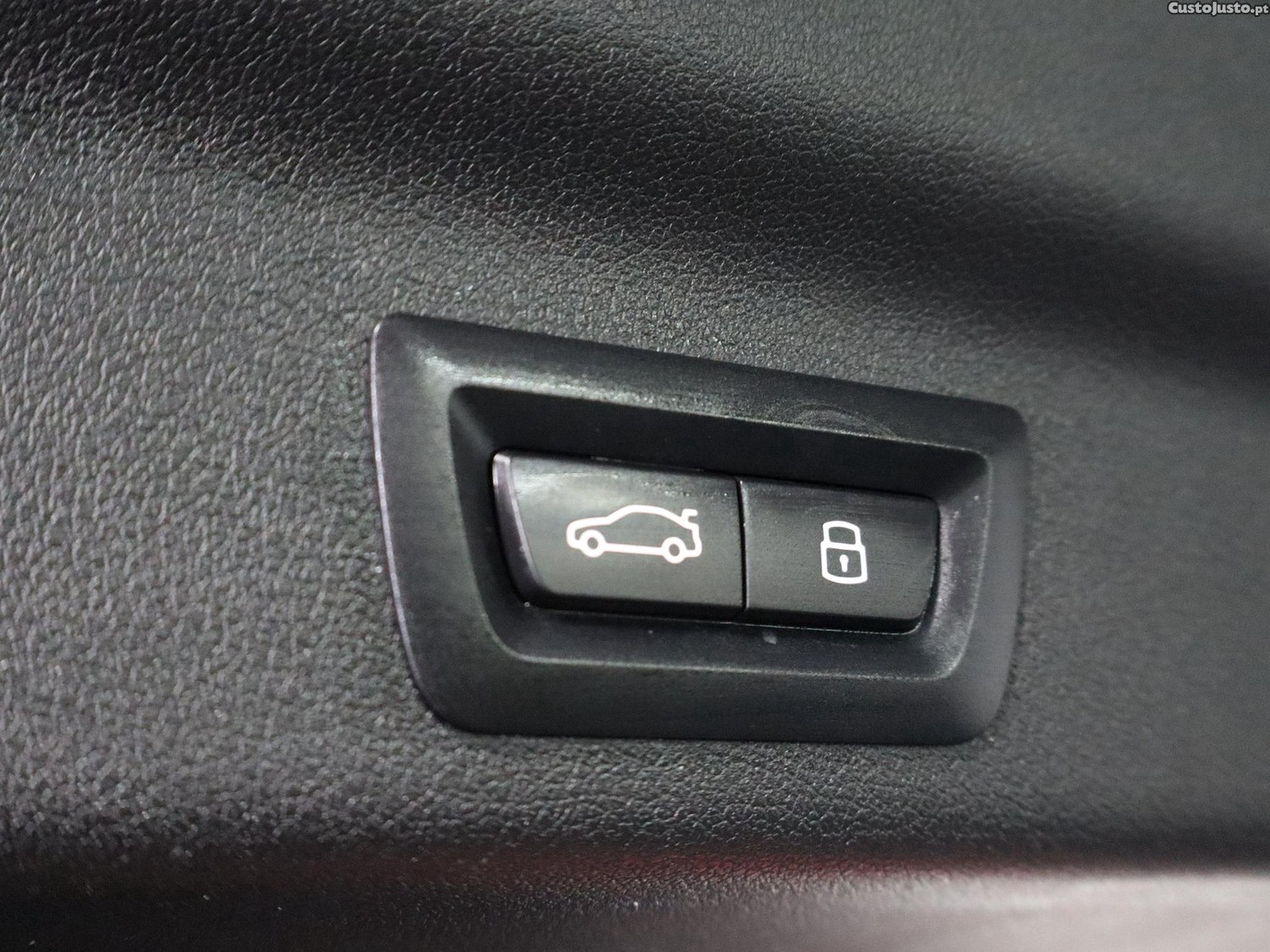 BMW X1 xDrive25e — fotografia 3
