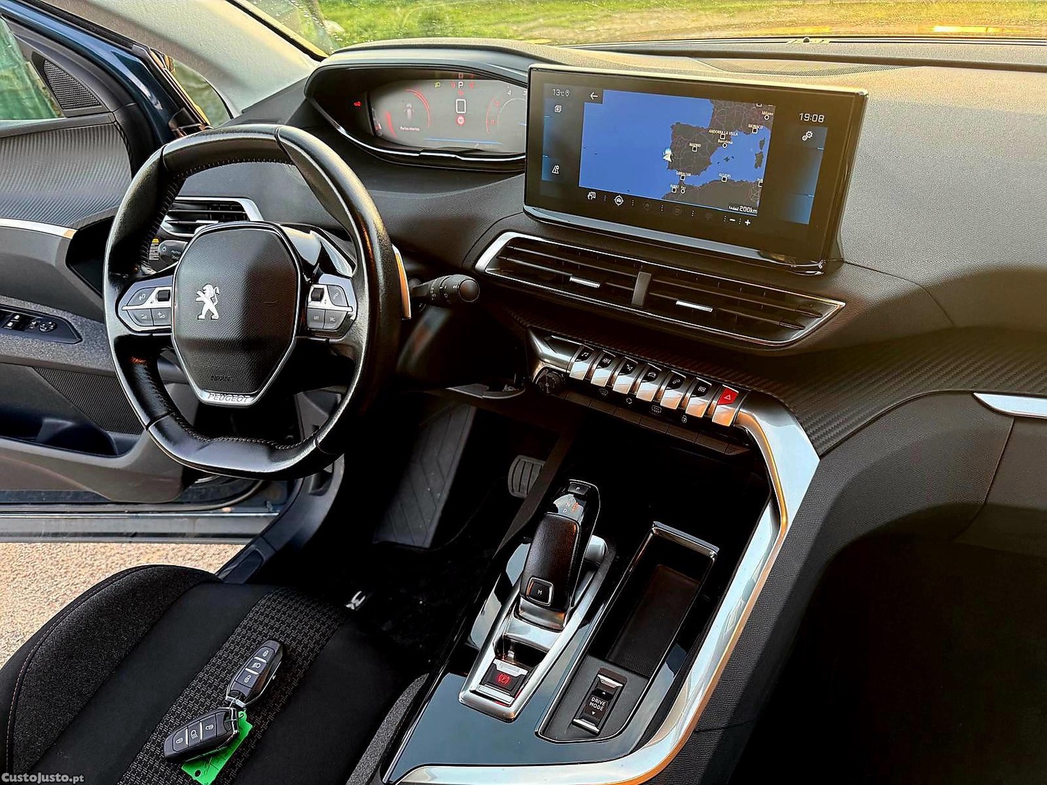 Peugeot 3008 1.5 BlueHDi Automática — fotografia 4