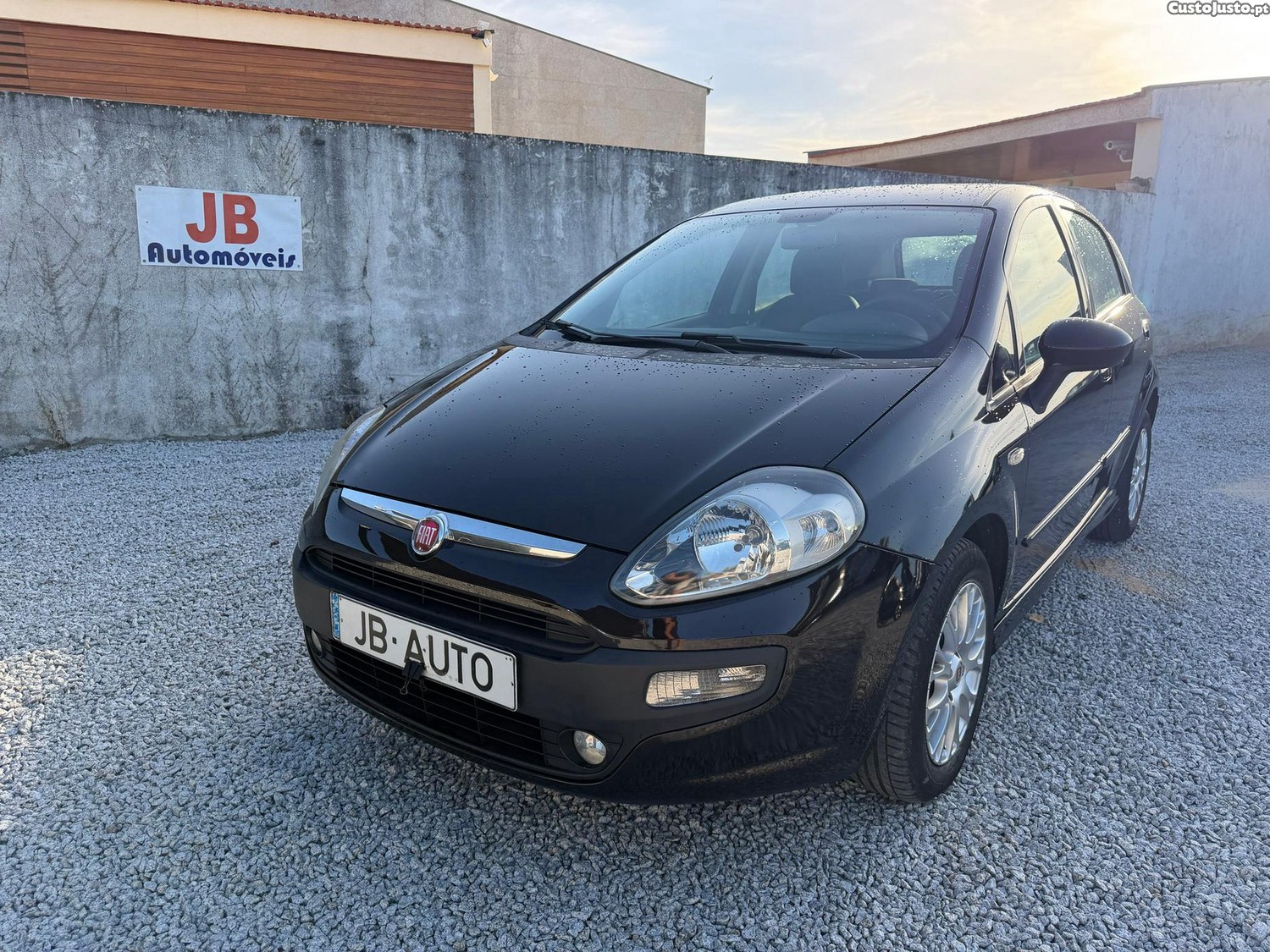 Fiat Punto Evo 1.4 Dynamic Style — fotografia 12