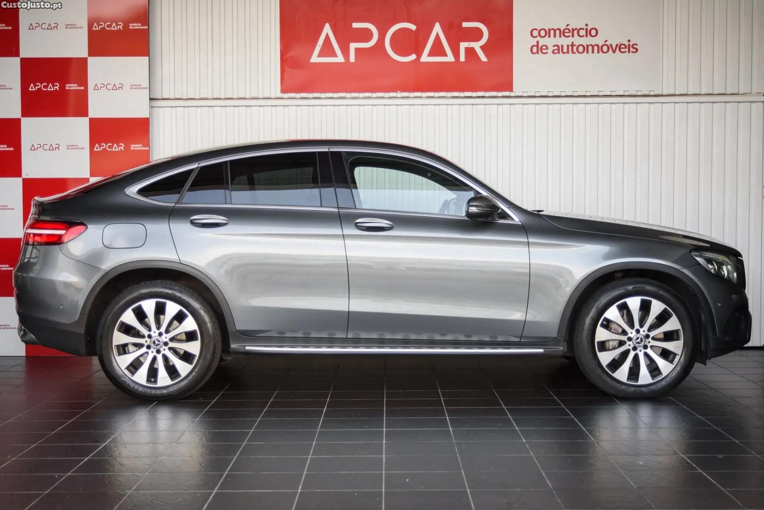 Mercedes-Benz GLC 250 d Coupé AMG Line 4-Matic - 19 — photo 2