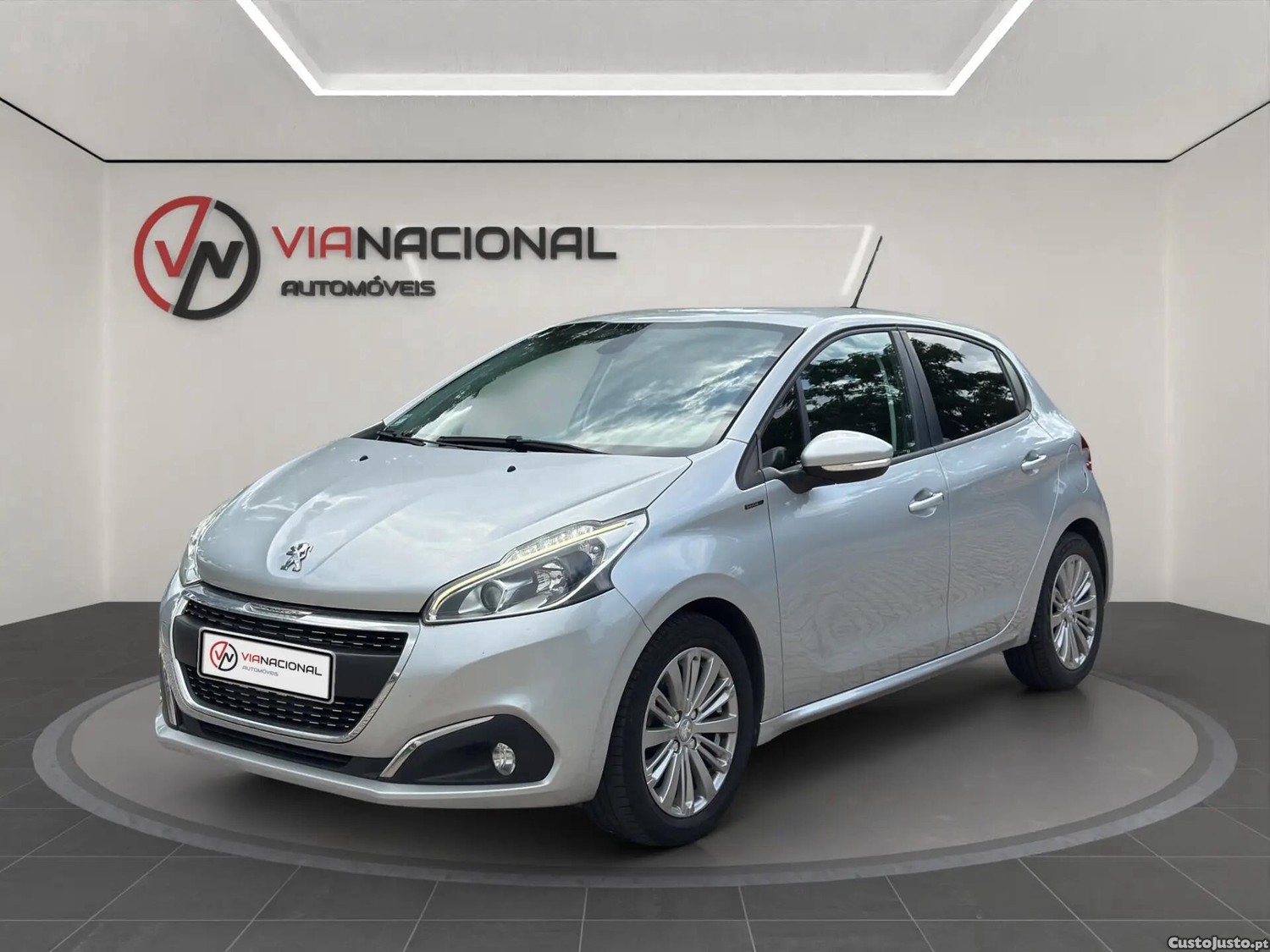 Peugeot 208 1.2 PureTech Signature — photo 3