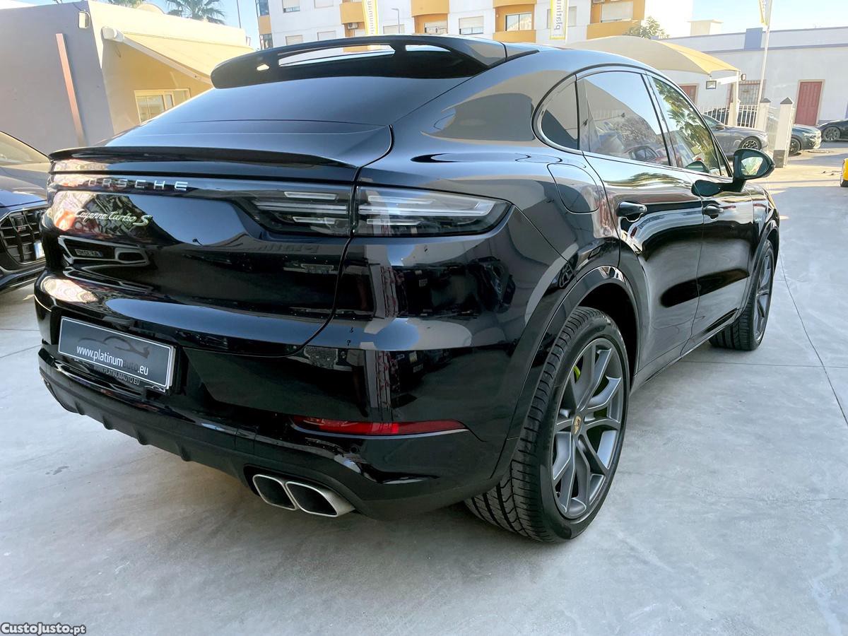 Porsche Cayenne Turbo  S  E-Hybrid Coupé - 21 — photo 3