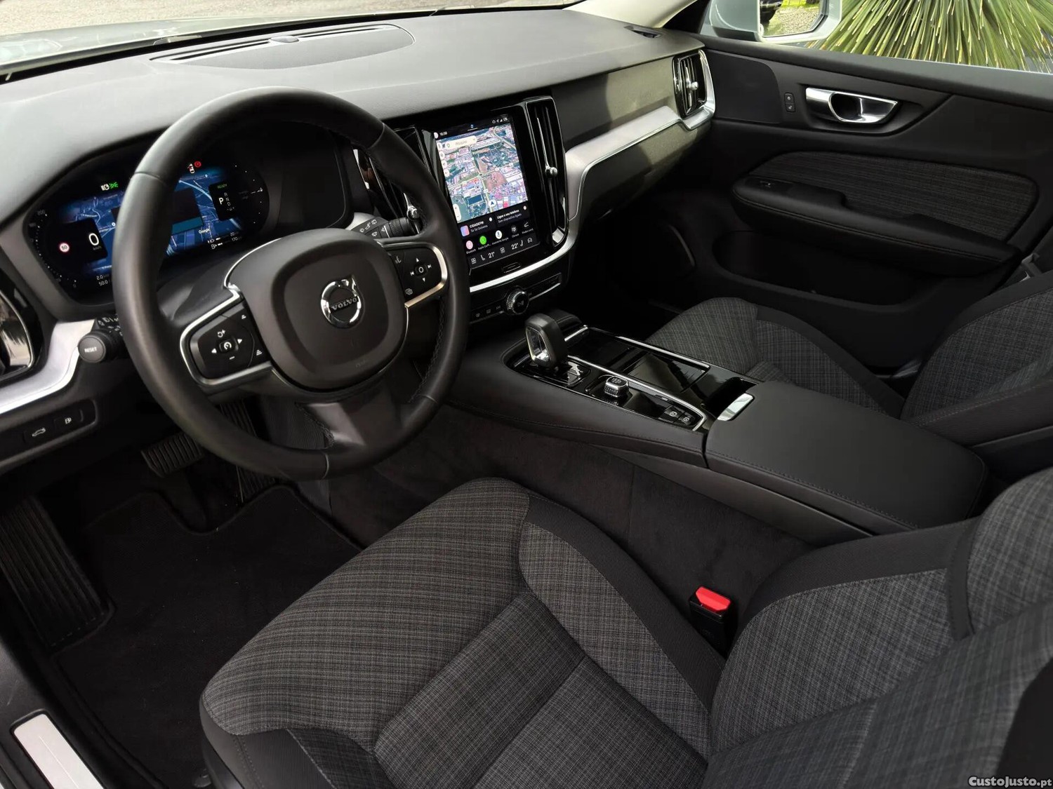Volvo V60 2.0 T6 AWD TE Essential - 24 — photo 2