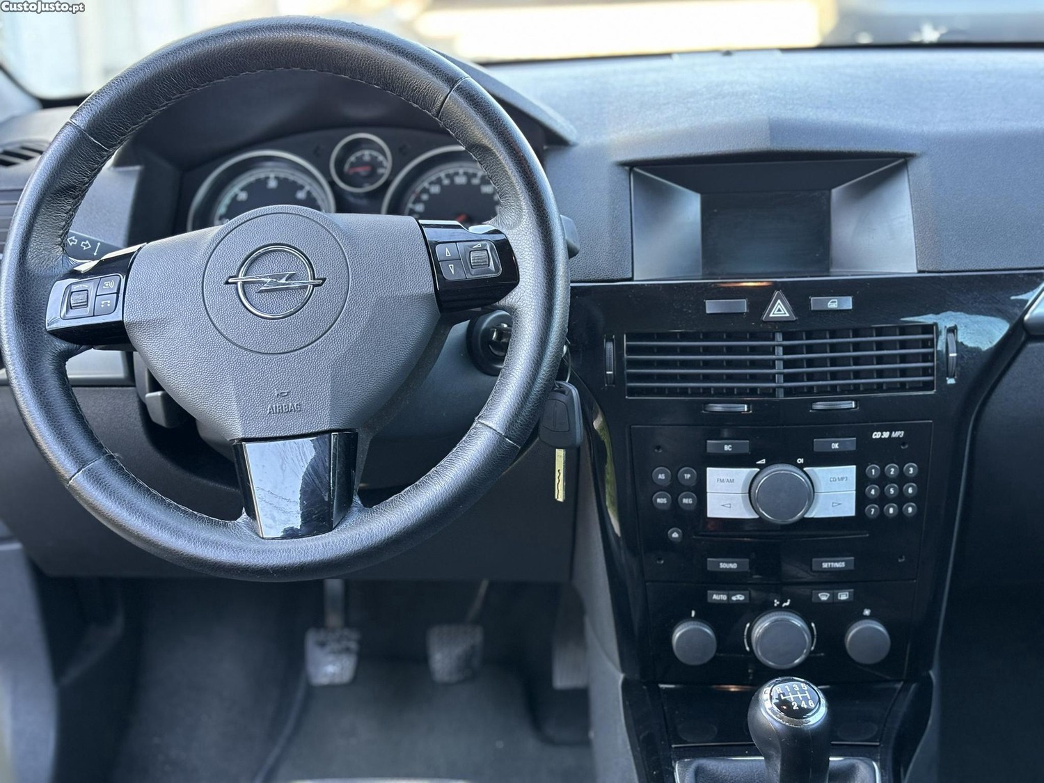 Opel Astra 1700CDTI 100CV COSMO — fotografia 6