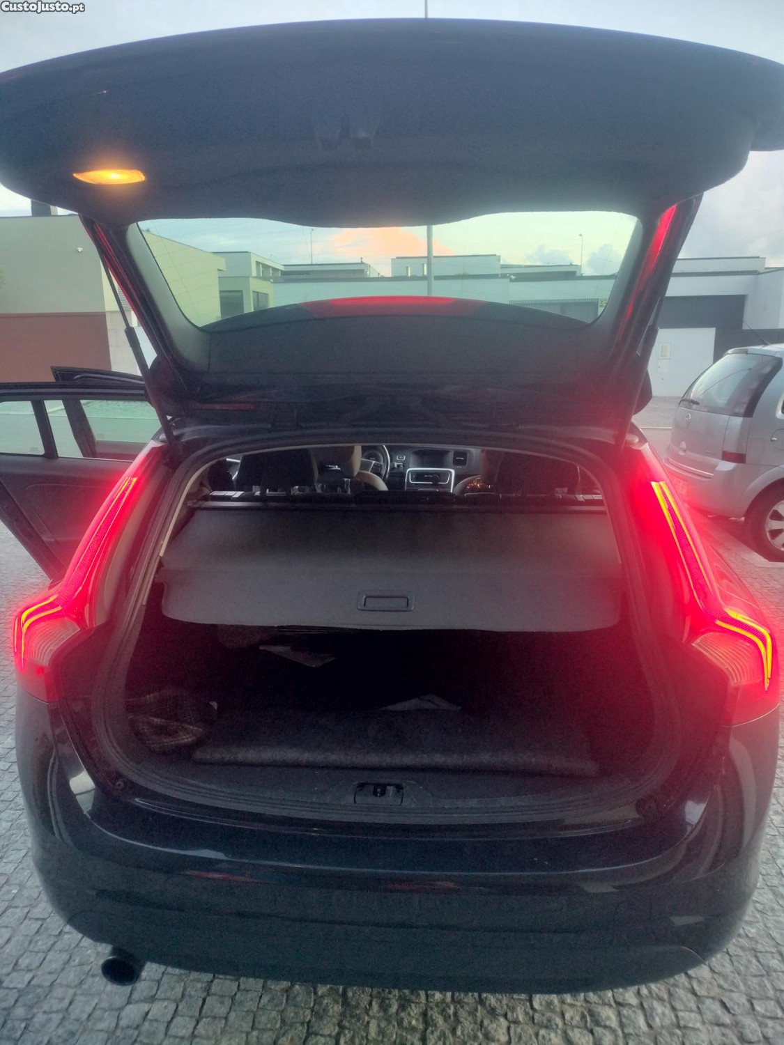 Volvo V60 Drive — fotografia 7