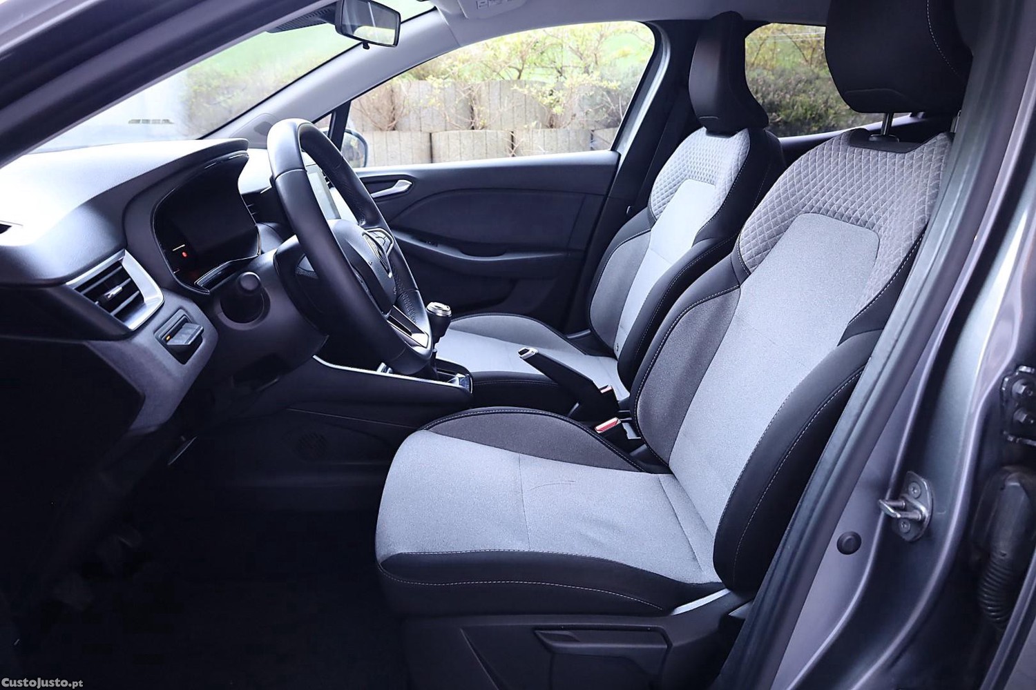 Renault Clio 1.0 TCe Evolution — fotografia 4