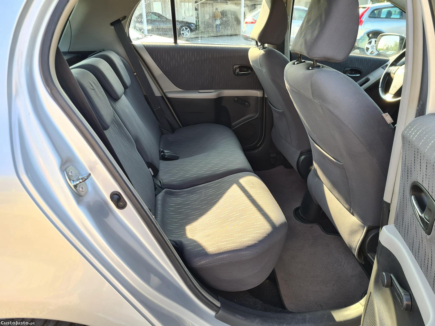 Toyota Yaris 1.33 VVT-i 101cv — fotografia 4