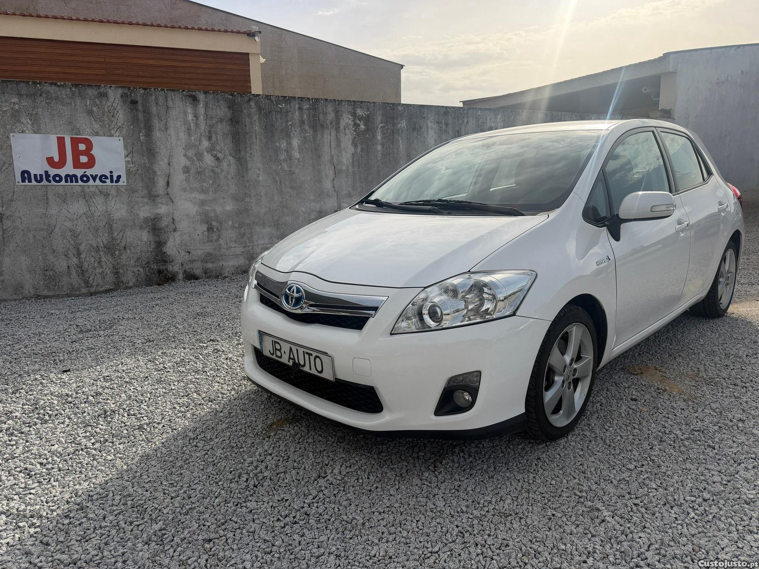 Toyota Auris 1.8 HSD Comfort +P.Sport+Navi — fotografia 14