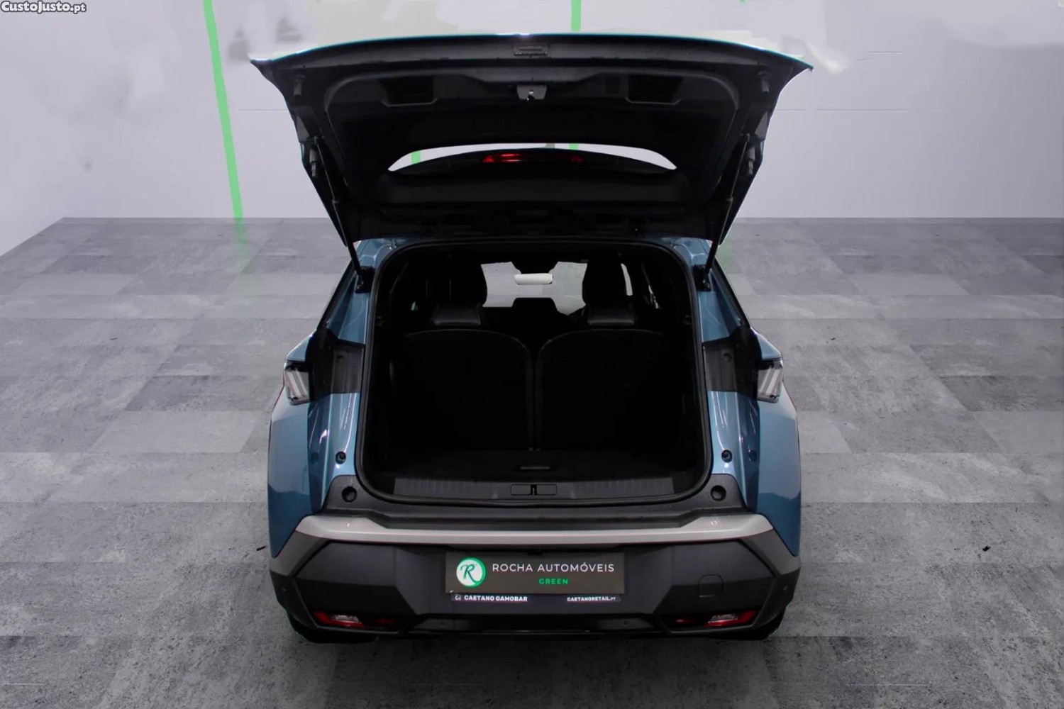 Peugeot e-5008 73 kWh GT - 24 — photo 4