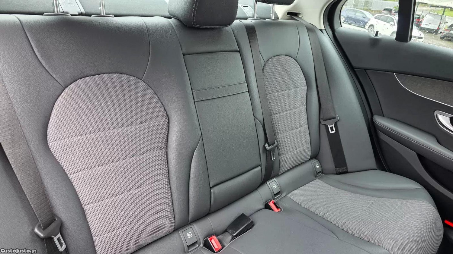 Mercedes-Benz C 300 D 9g-tronic avantgarde — fotografia 4