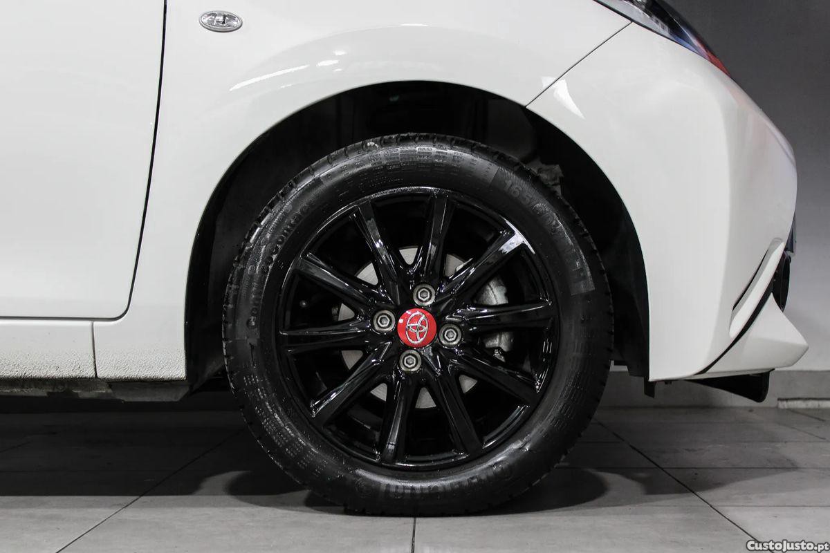 Toyota Aygo 1.0 X-Play+AC+X-Touch — fotografia 13