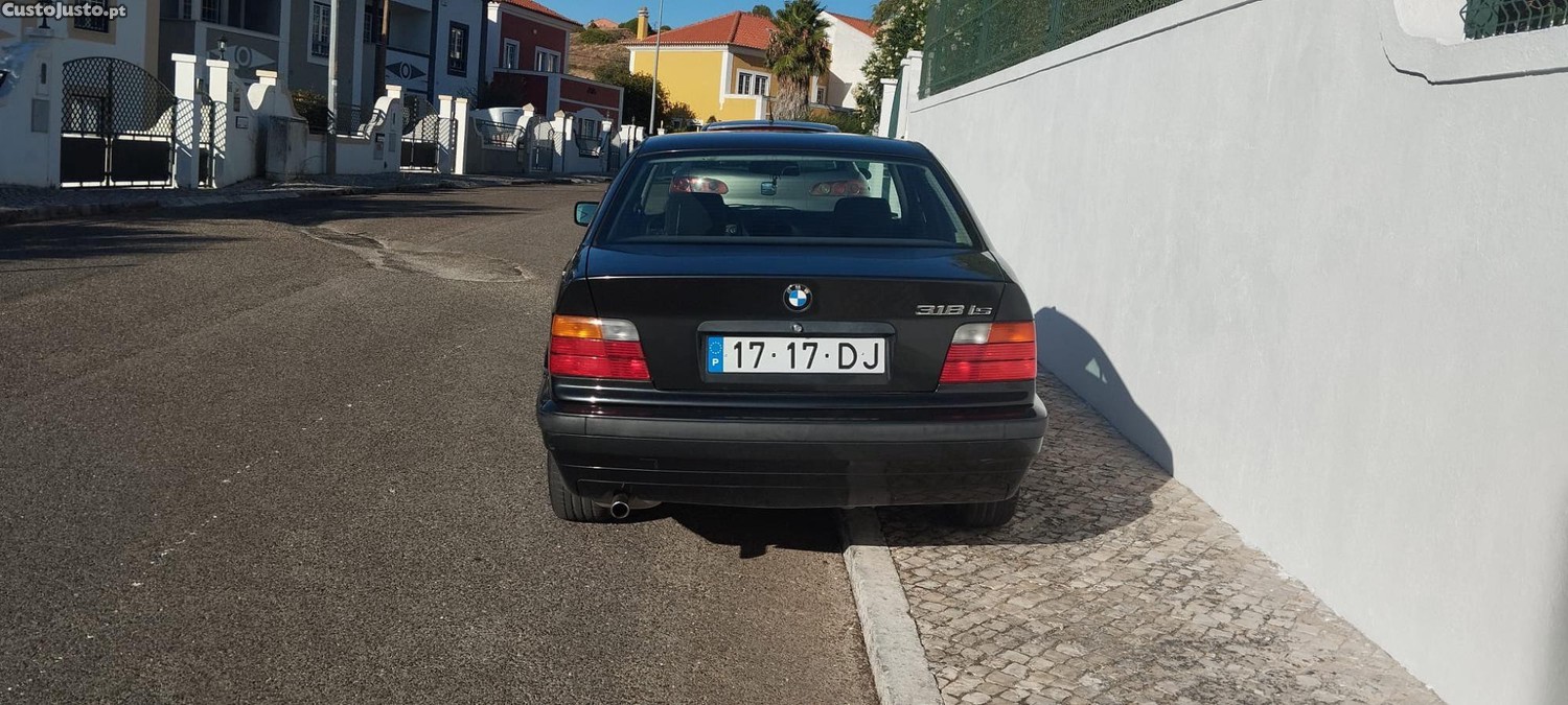 BMW 318 is (Poucos km, bom estado) — photo 2
