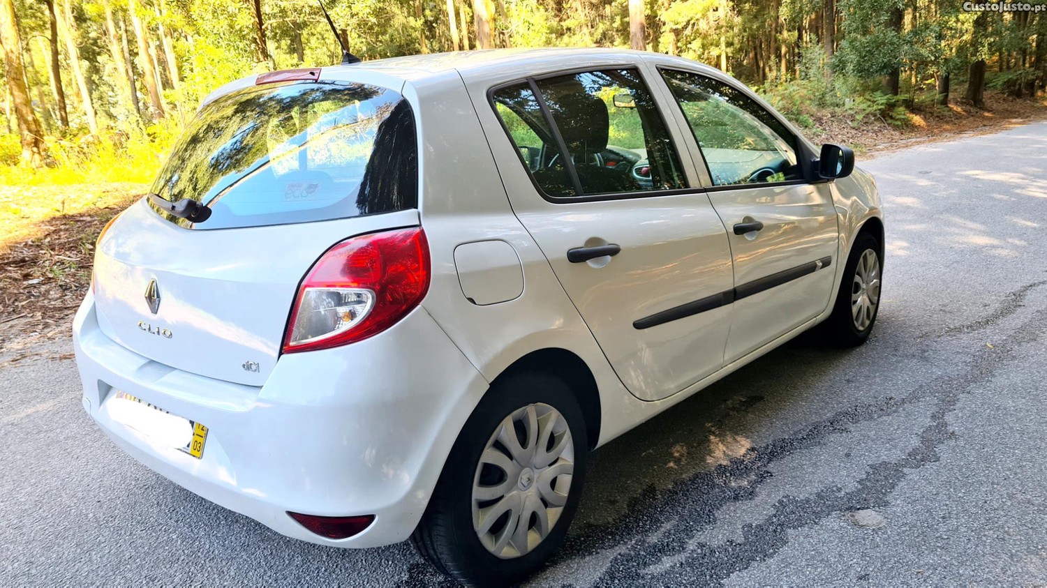 Renault Clio 1.5 DCI — photo 3
