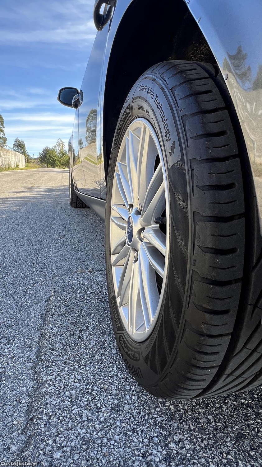 Ford Focus SCTi CX Automática — photo 3