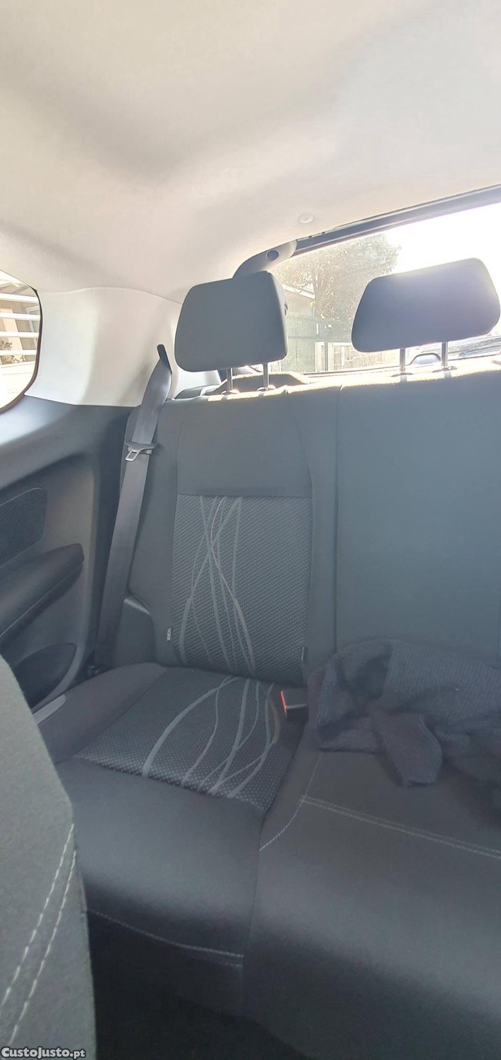 Peugeot 208 1.2 VTi Active — photo 4