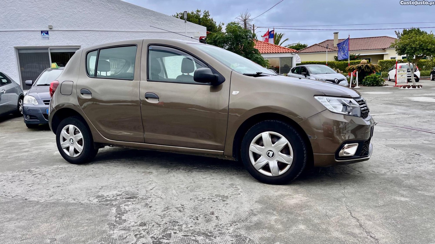 Dacia Sandero 1.0 SCe Essential — photo 3