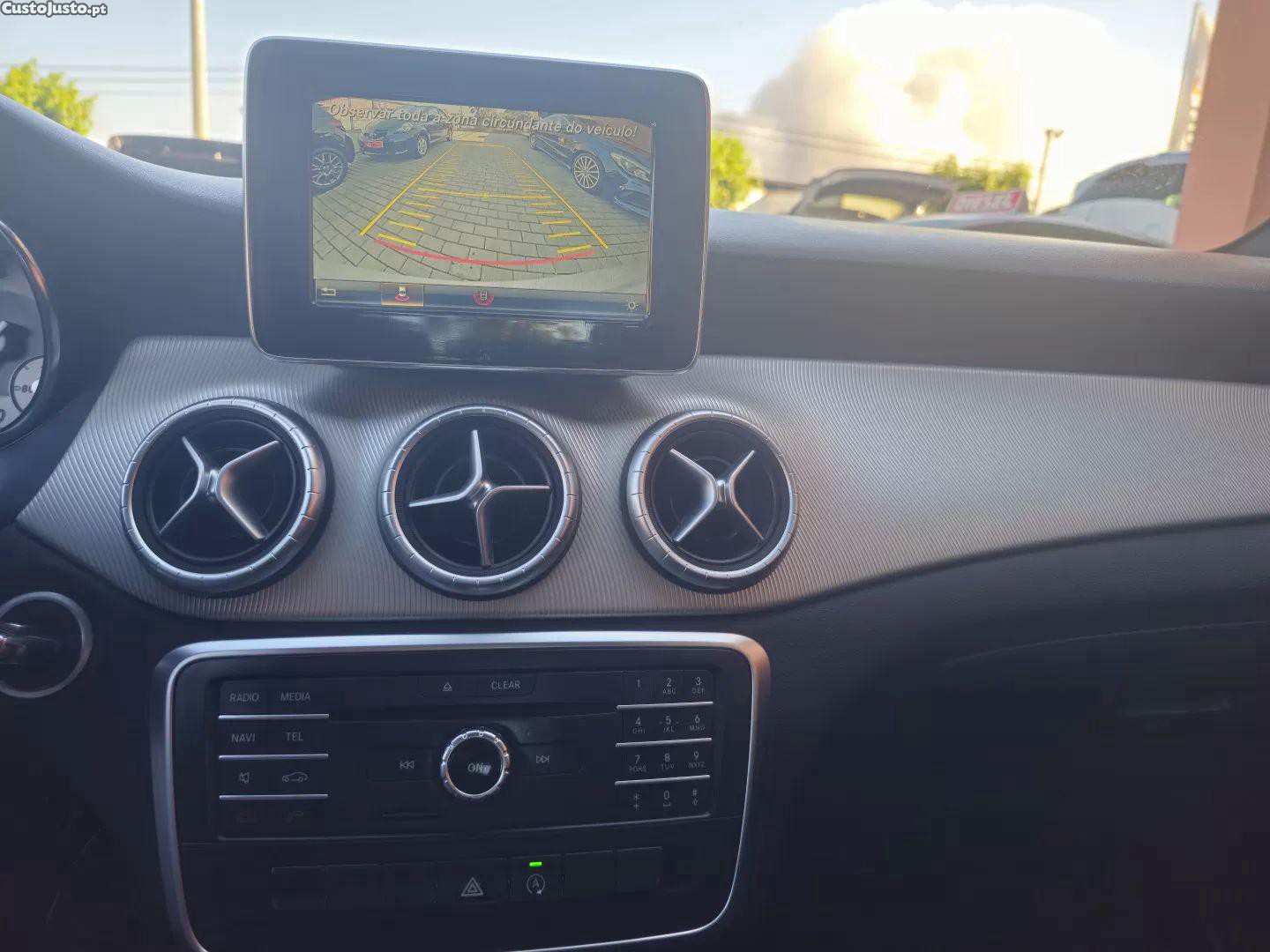 Mercedes-Benz CLA 180 D urban — fotografia 5