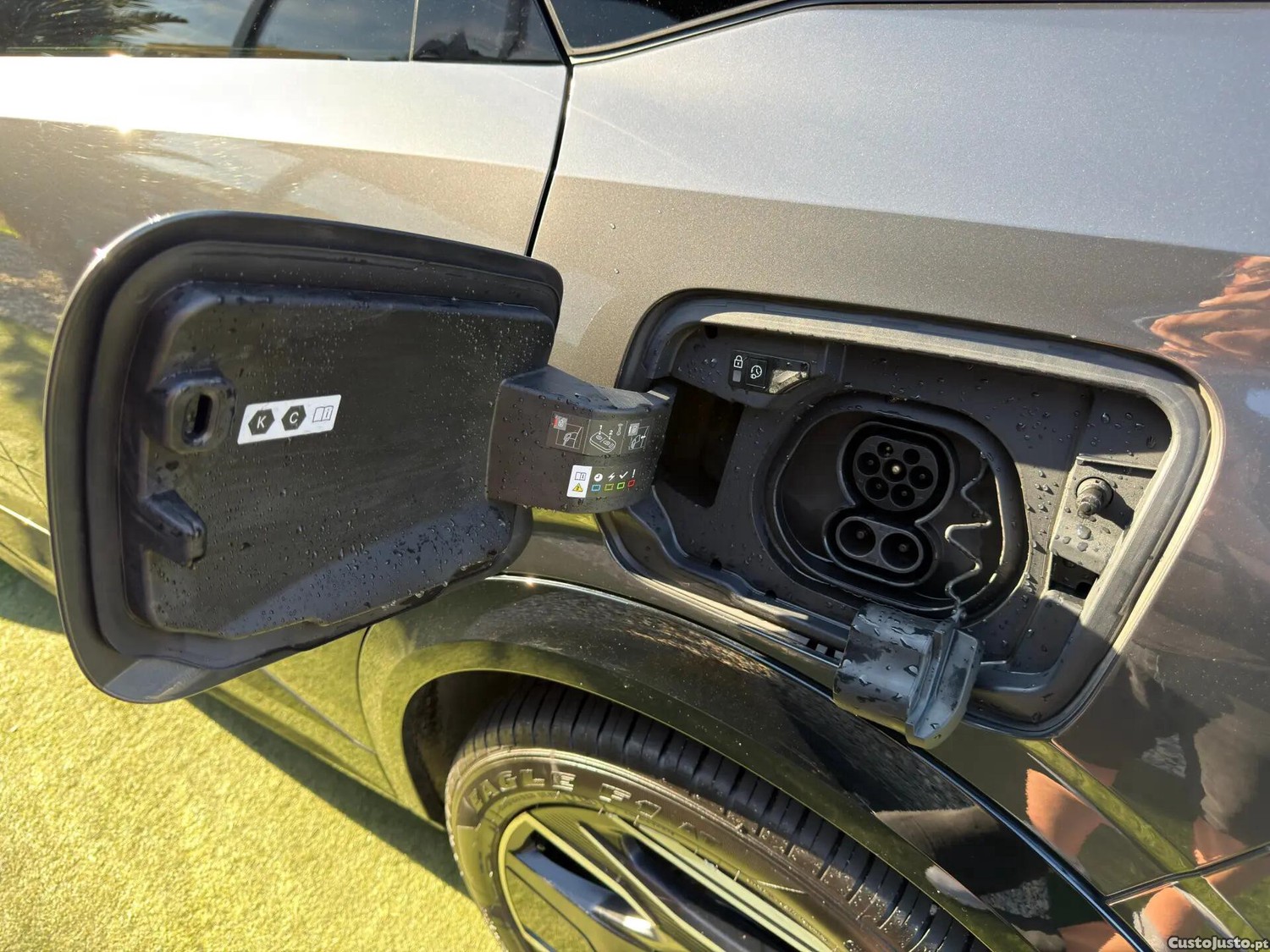 Peugeot e-3008 73 kWh GT - 24 — photo 3