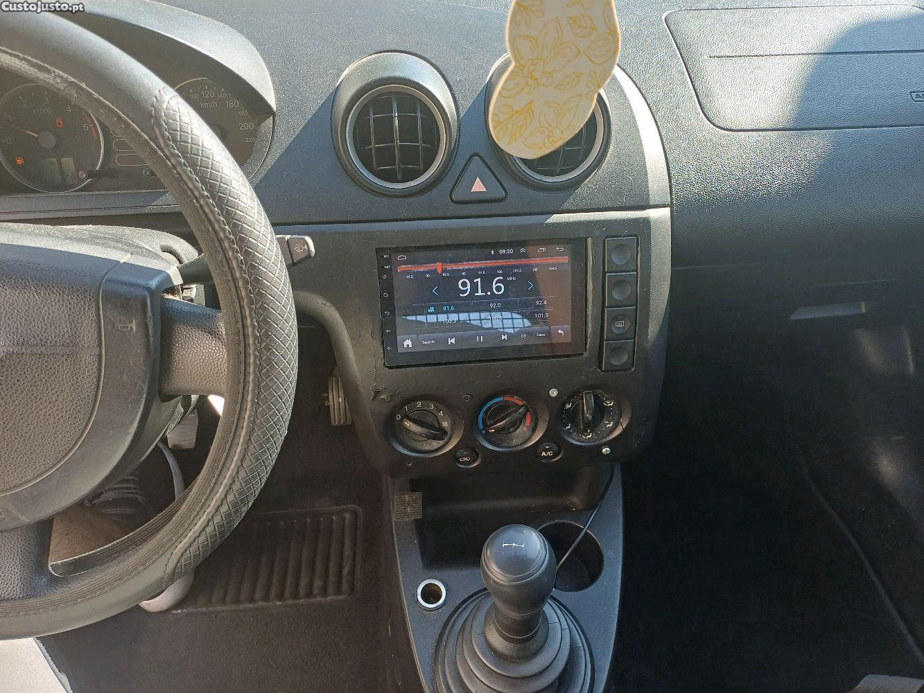 Ford Fiesta 1.4Tdci van — fotografia 2