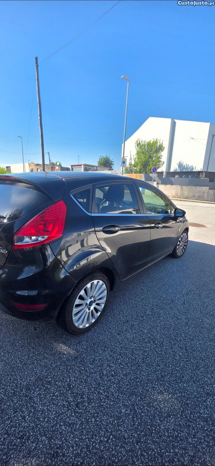 Ford Fiesta Titanium — photo 5